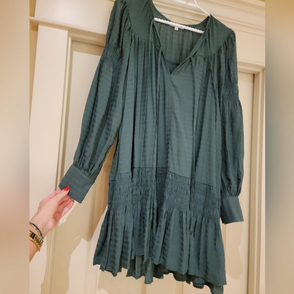 NWOT Moon River Dress Long Puff Sleeve Shirred Mini Dress - Picture 3 of 8